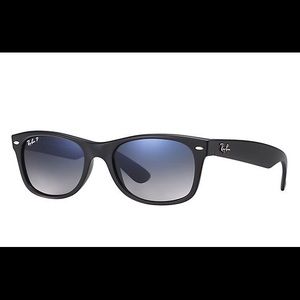 *must go* Ray-Ban wayfarer matte black sunglasses